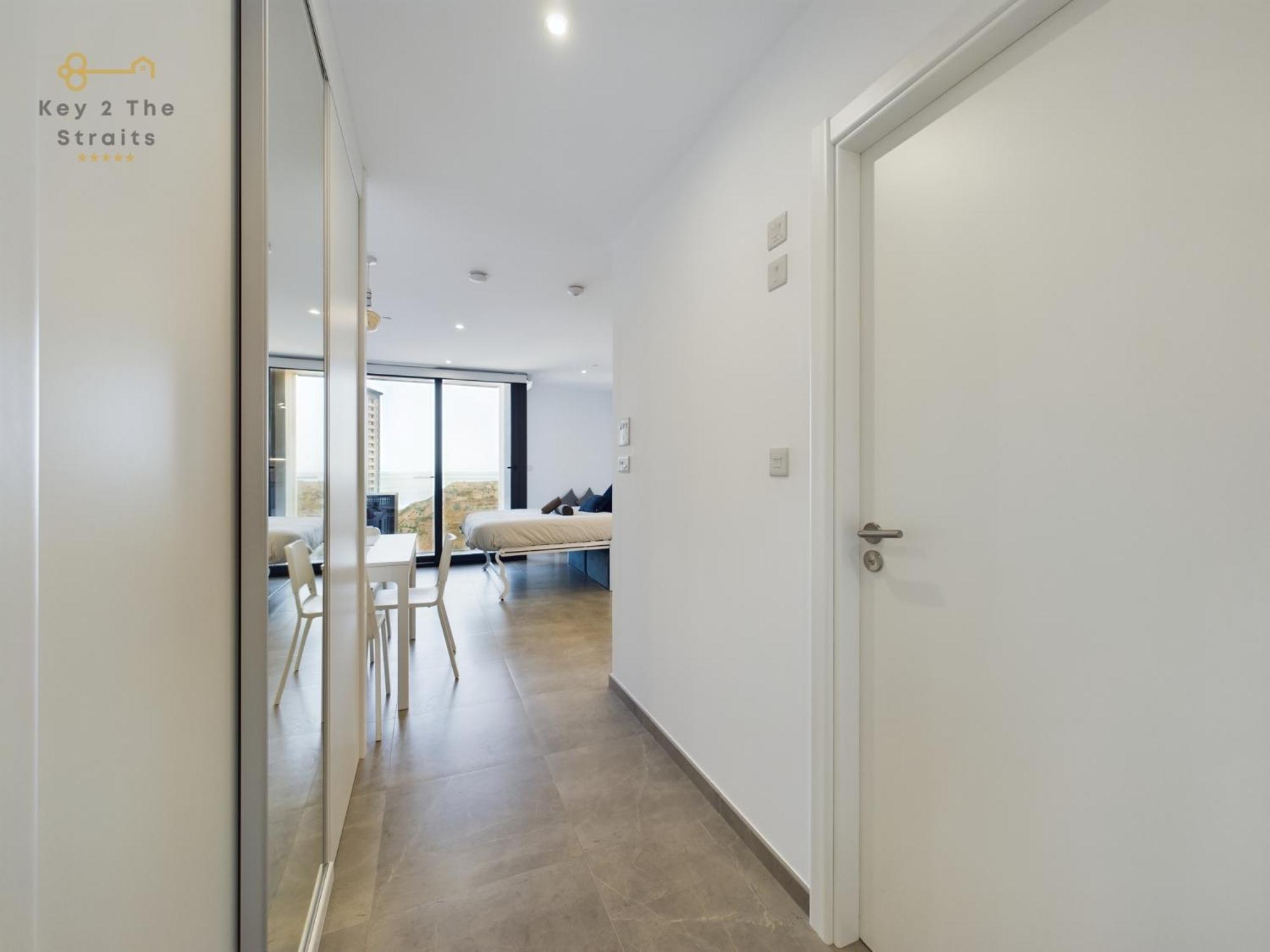Luxury Sunrise Beach And Oceanview Room With Balcony ジブラルタル エクステリア 写真